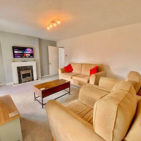 Spacious 3 Bed House, Sleeps 6, Free Parking - 14 Millers Close Leominster Εξωτερικό φωτογραφία