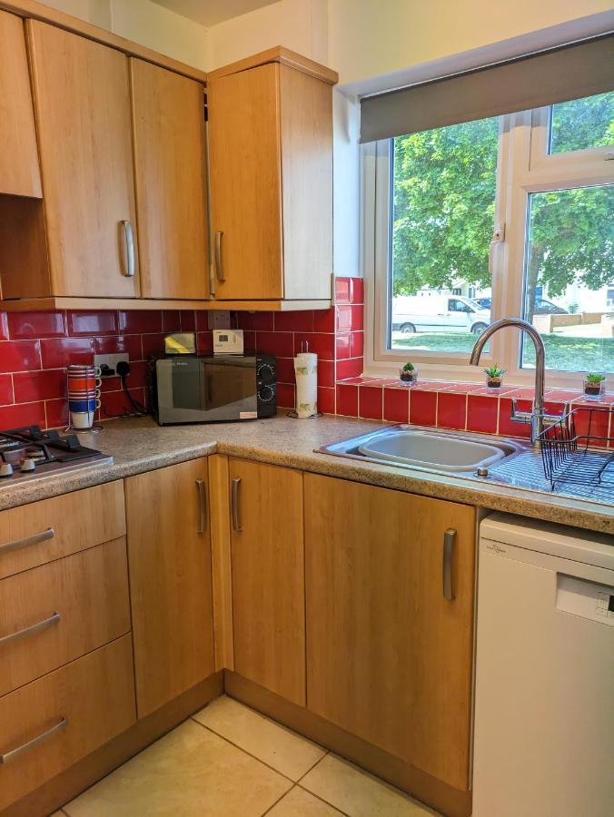 Spacious 3 Bed House, Sleeps 6, Free Parking - 14 Millers Close Leominster Εξωτερικό φωτογραφία