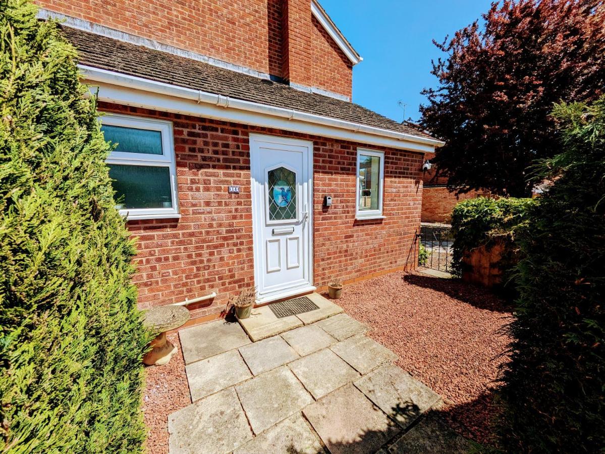 Spacious 3 Bed House, Sleeps 6, Free Parking - 14 Millers Close Leominster Εξωτερικό φωτογραφία