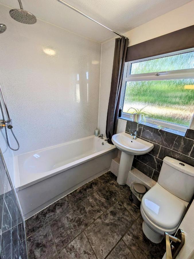 Spacious 3 Bed House, Sleeps 6, Free Parking - 14 Millers Close Leominster Εξωτερικό φωτογραφία
