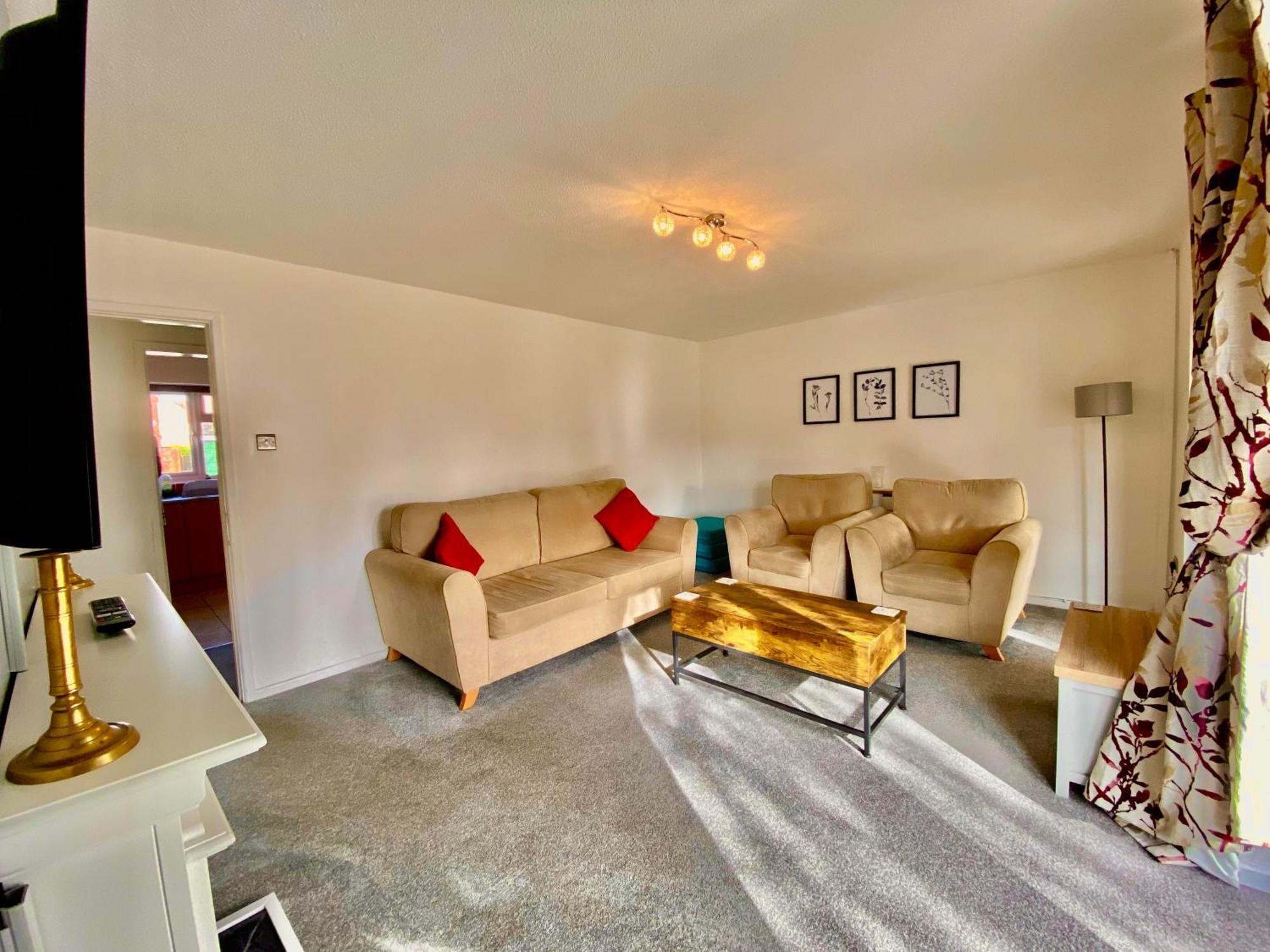 Spacious 3 Bed House, Sleeps 6, Free Parking - 14 Millers Close Leominster Εξωτερικό φωτογραφία