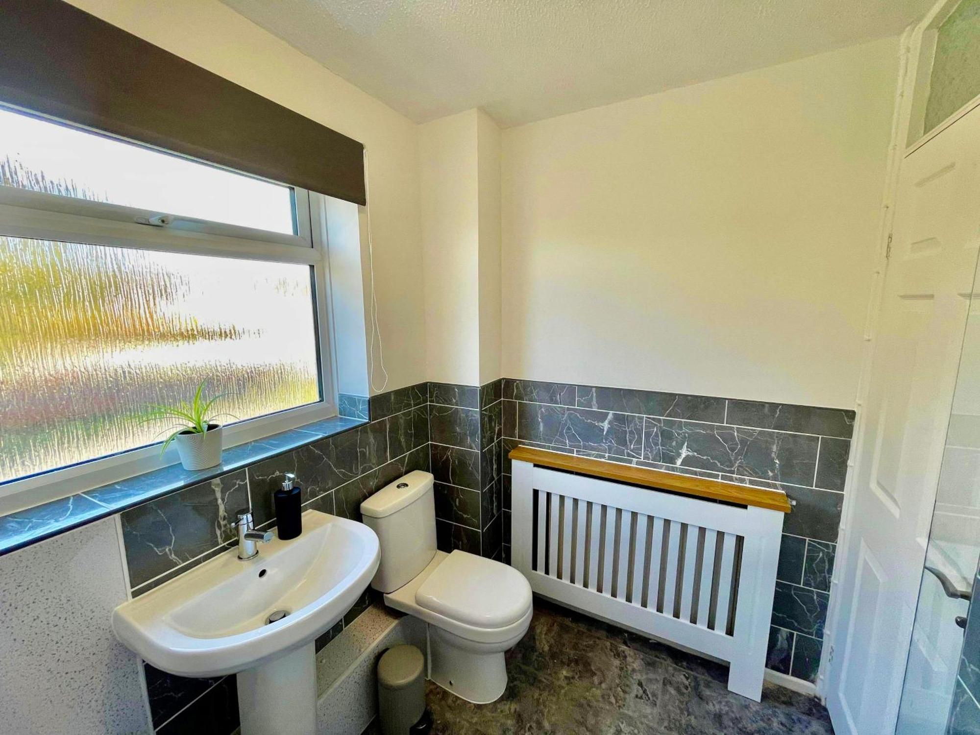 Spacious 3 Bed House, Sleeps 6, Free Parking - 14 Millers Close Leominster Εξωτερικό φωτογραφία