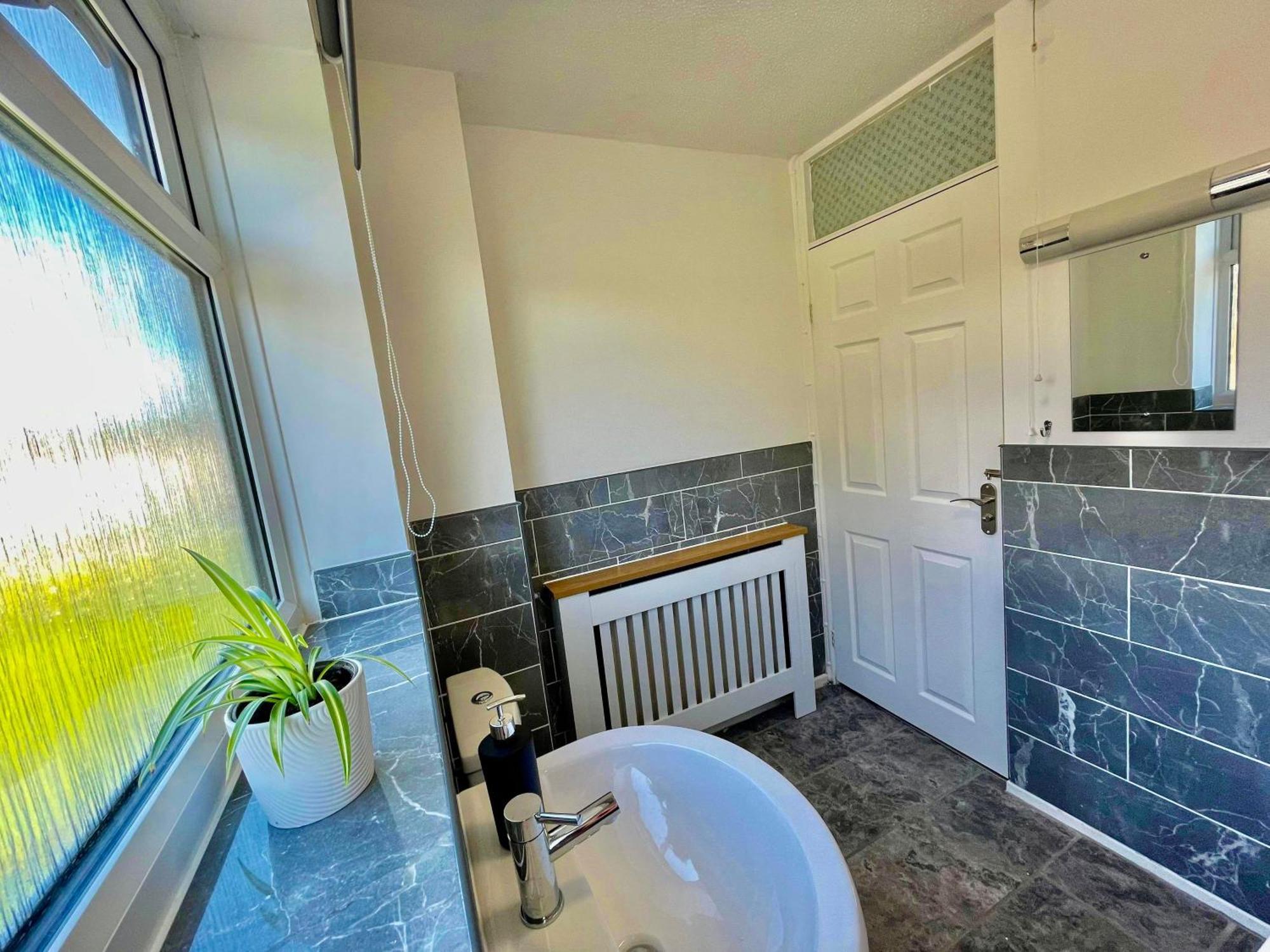 Spacious 3 Bed House, Sleeps 6, Free Parking - 14 Millers Close Leominster Εξωτερικό φωτογραφία