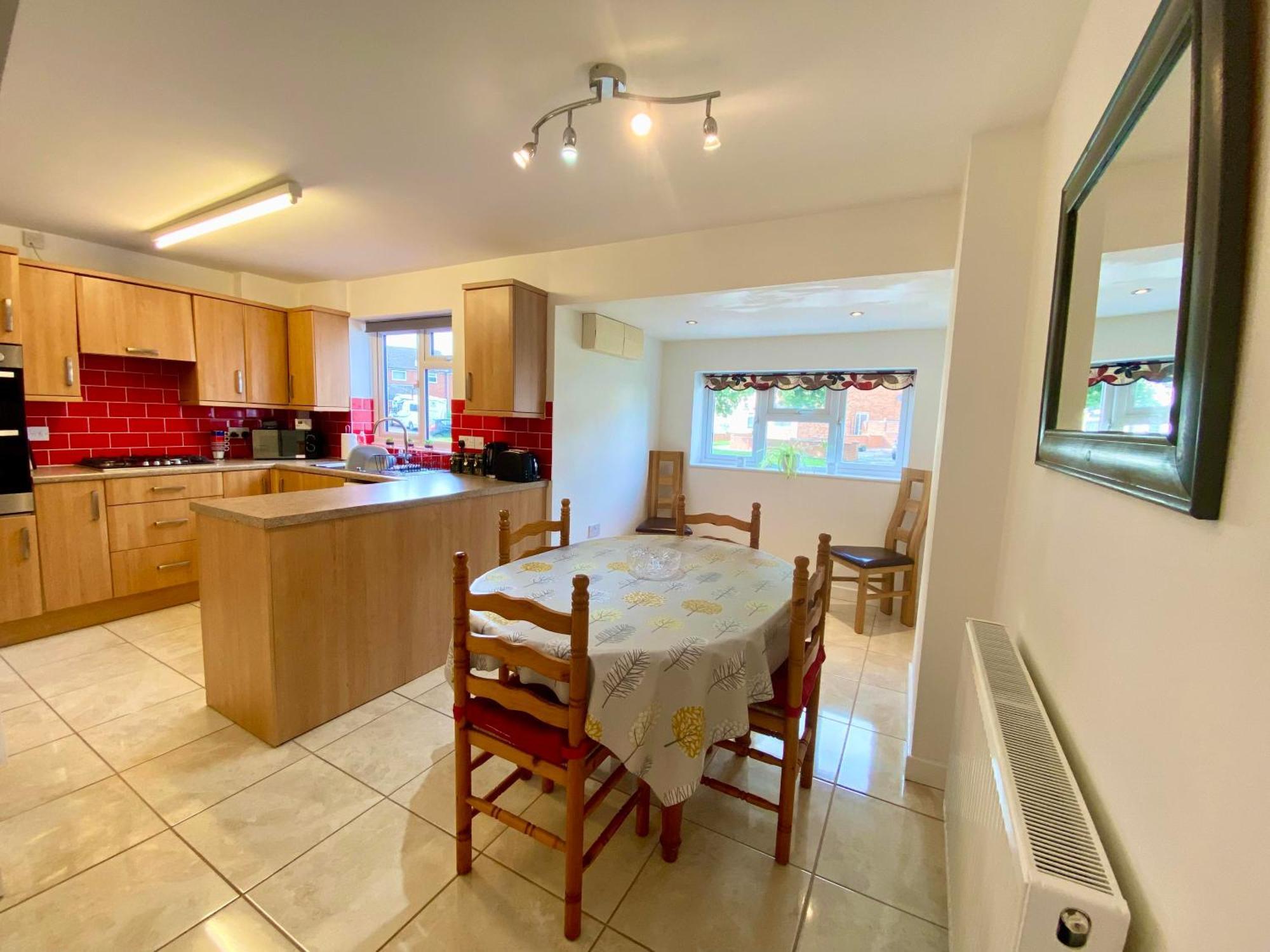 Spacious 3 Bed House, Sleeps 6, Free Parking - 14 Millers Close Leominster Εξωτερικό φωτογραφία