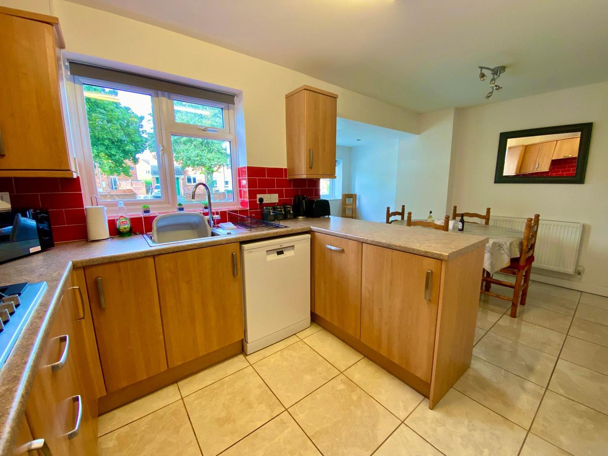 Spacious 3 Bed House, Sleeps 6, Free Parking - 14 Millers Close Leominster Εξωτερικό φωτογραφία